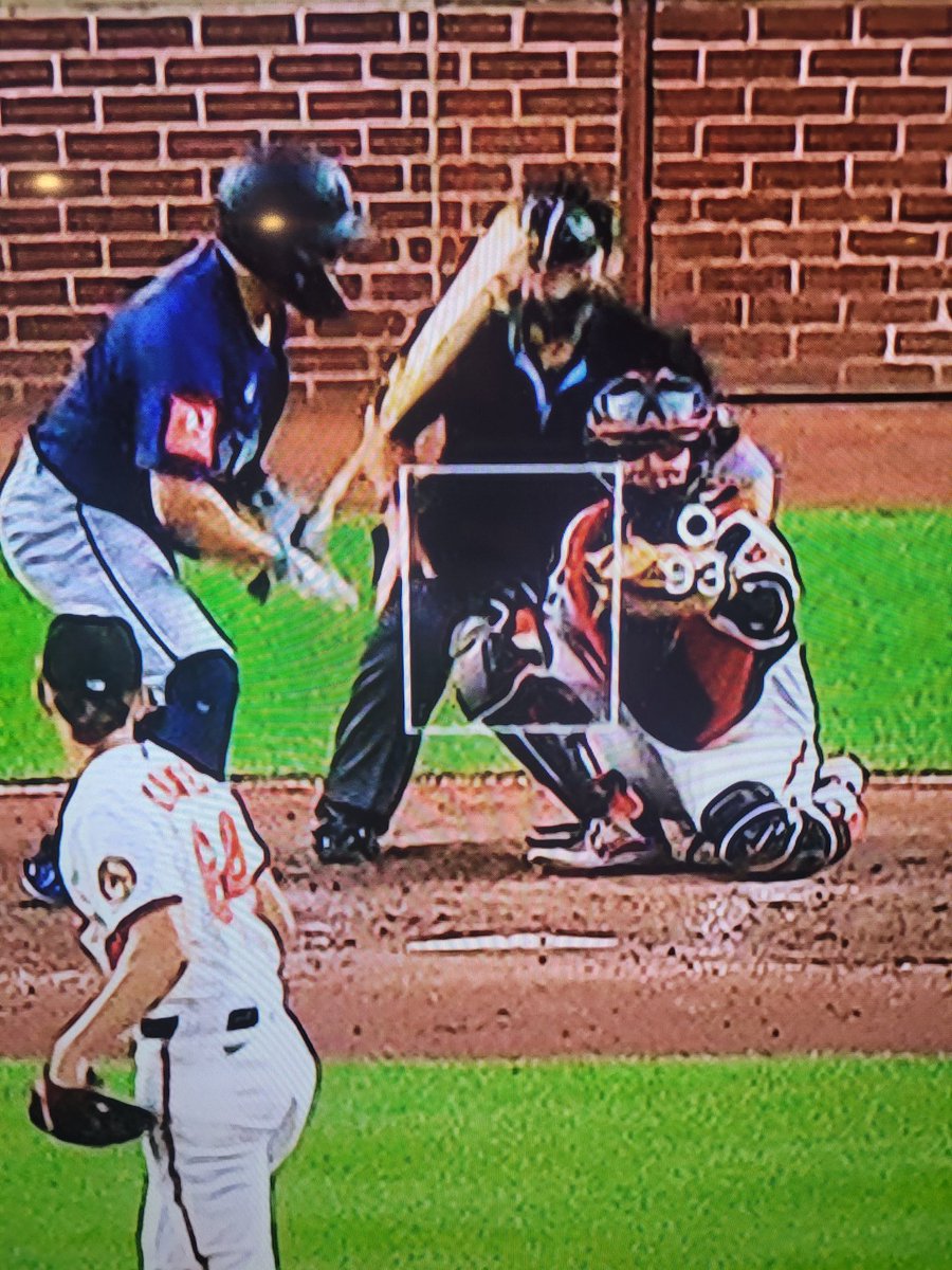JamieMp1976's tweet photo. Ump steals a walk from Naylor. This is ugly. #GoMs #ball4 https://t.co/LbUqNJ6ZIn