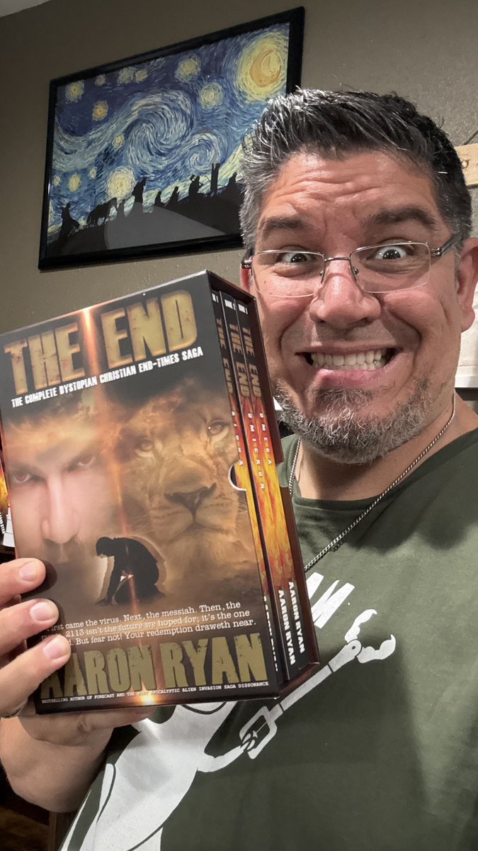 AuthorAaronRyan's tweet photo. LOOK WHAT I JUST GOT IN?!?!  Box sets for The End are NOW AVAILABLE!!!  FIFTEEN BUCKS OFF!

https://t.co/hVrxQouBv1

#books #boxset #scifi #Christian #dystopian #series #books #bestsellers #sciencefiction #PostApocalyptic #bookseries #fyp #booktok #bookstagram #aaronryan #theend https://t.co/h9Msf1Db7O