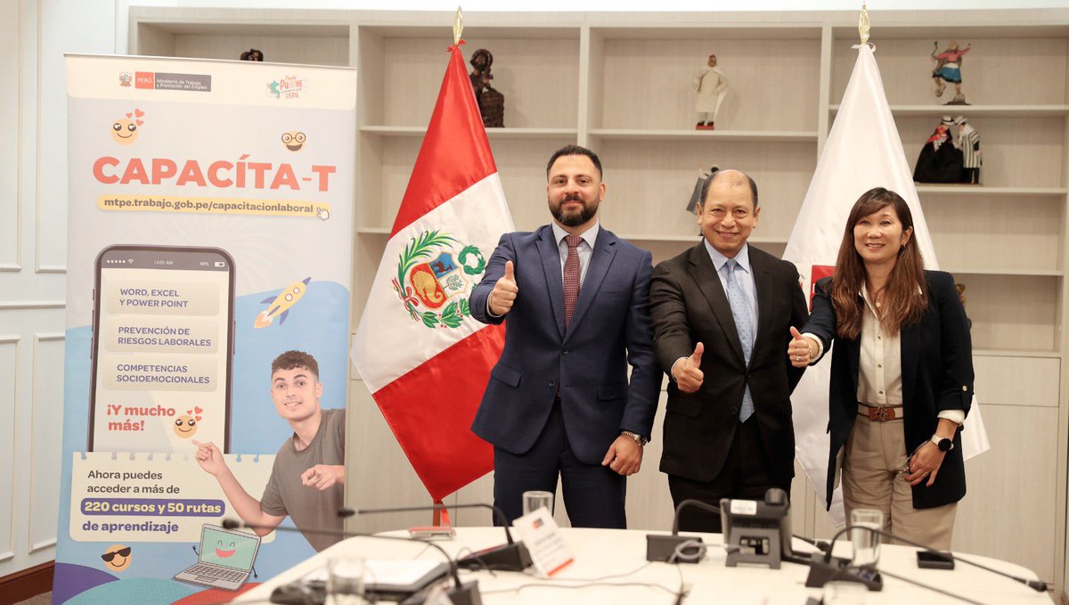 MTPE_Peru's tweet photo. ¡Más cursos con alta demanda laboral en competencias digitales! 💻✨ 
El ministro @DanielMaurateR se reunió con representantes de @Cisco para ampliar cooperación de capacitación gratuita a través de la plataforma #CapacítaT (https://t.co/jx2l3jYpbm) 👨🏻‍💻👩🏻‍💻 https://t.co/pmAs3BEk5Y