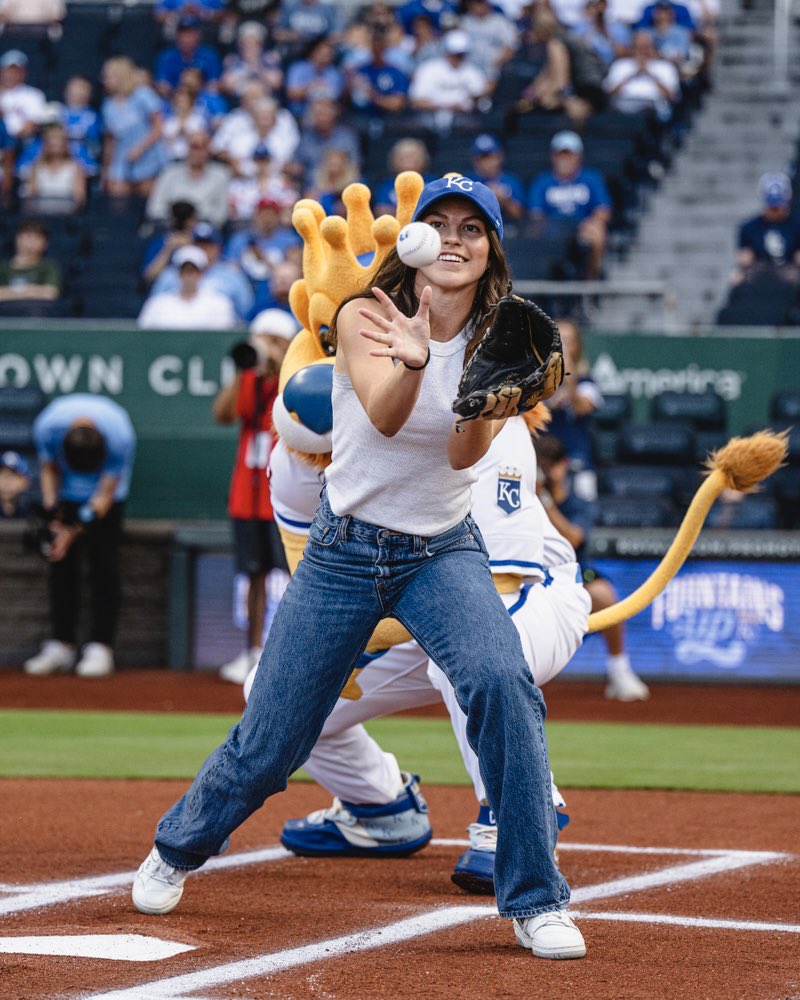 Royals's tweet photo. Switching pitches for the night. 🤩

Thanks for hanging with us @thekccurrent! https://t.co/CQOtoTJZM0