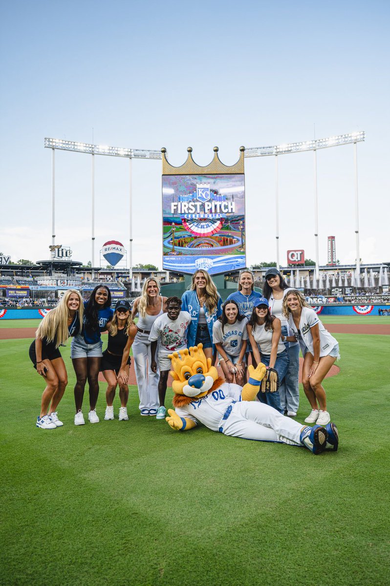 Royals's tweet photo. Switching pitches for the night. 🤩

Thanks for hanging with us @thekccurrent! https://t.co/CQOtoTJZM0