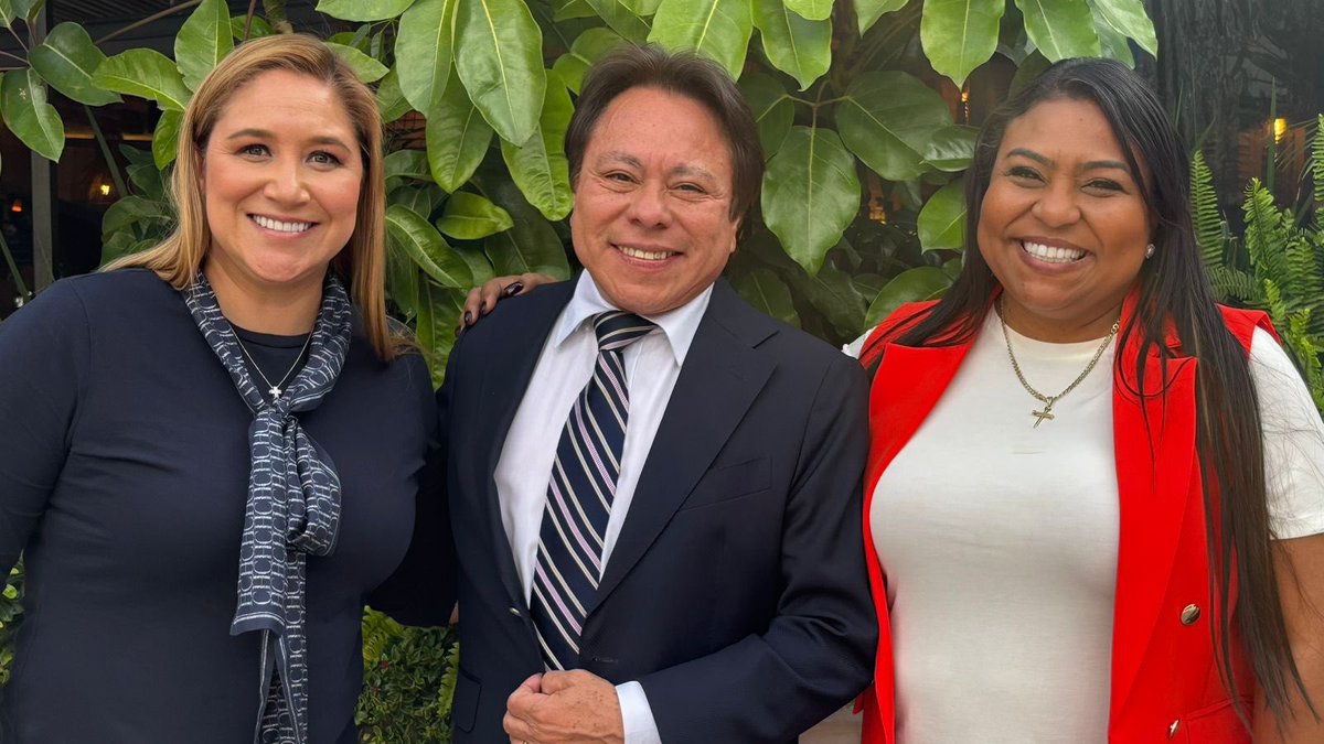 Agradezco al embajador de Panamá en México, Abraham Martínez Montilla y a la alcaldesa <a href="/nadinegonzalez_/">Nadine González</a>, presidenta de la <a href="/AmupaPanama/">AMUPA PANAMA</a>, su respaldo para trabajar unidos y generar proyectos que beneficien a nuestra industria del calzado.

#SanMateoAtenco es su casa. 🇵🇦🤝🇲🇽