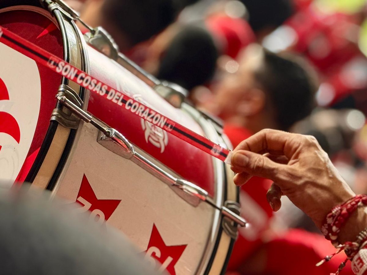 orientalE1927's tweet photo. Siempre son cosas del corazón 👹❤️
@AmericadeCali 
#Sudamericana
#OrientalEscarlata
#SonCosasDelCorazón https://t.co/7oO1rLSRfx