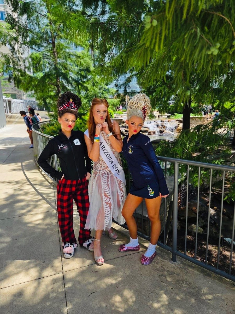 SpoonerPT's tweet image. From Injury to Nationals! 🏆 
"Carly, my physical therapist, is outstanding. When I sprained my ankle two weeks before Nationals as an Irish dancer, I worried. Fortunately, Carly's skilled treatment allowed me to dance to 21st place nationally."

#IrishDance #AthleteRecovery