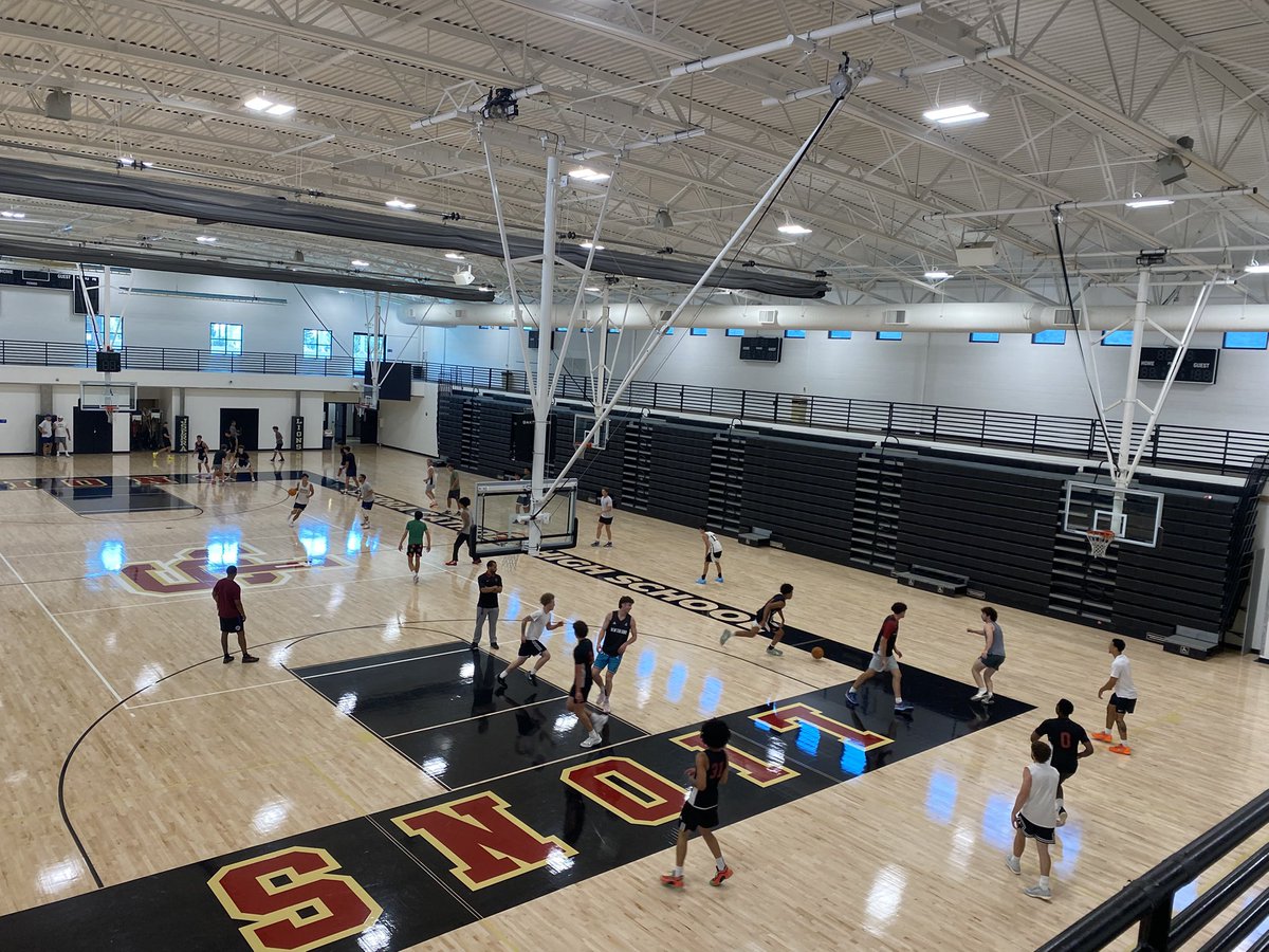 School is back and so are some of our alumni!!! How fun was open gym today with some of our guys who are still in town 🔥🏀🦁🙌  Studs all over the place ! Lion for life ❤️
