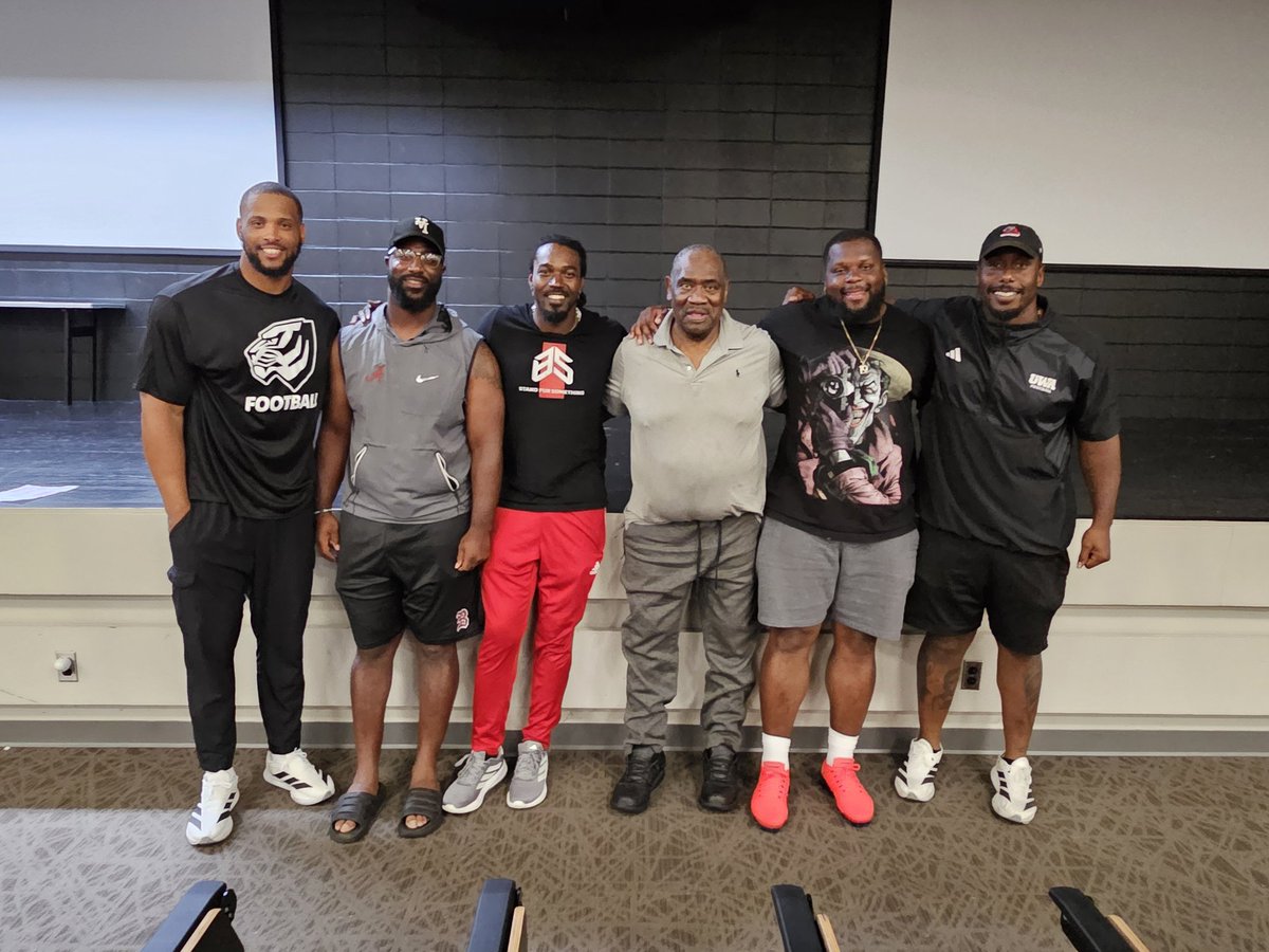 On Sunday, I had the honor of listening to my dad Coach Terry Jones speak to the University of West Alabama football team. Big shoutout to Coach Scott Cochrane for the invite to share some knowledge with those young men! Best of luck to the Tigers this season and Roll Tide! 💪🏾
