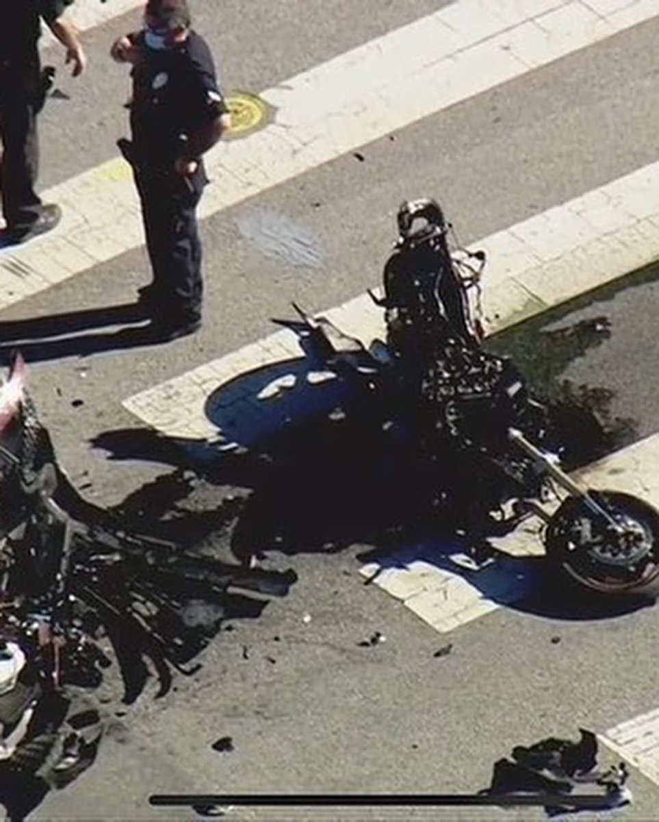 ɐʅɔՈ ʞsᗡ tweet media