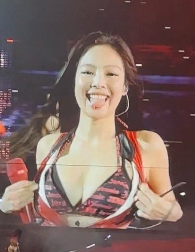 jennienity's tweet photo. for my sanity                  for my insanity https://t.co/ANuNHGnuQ2