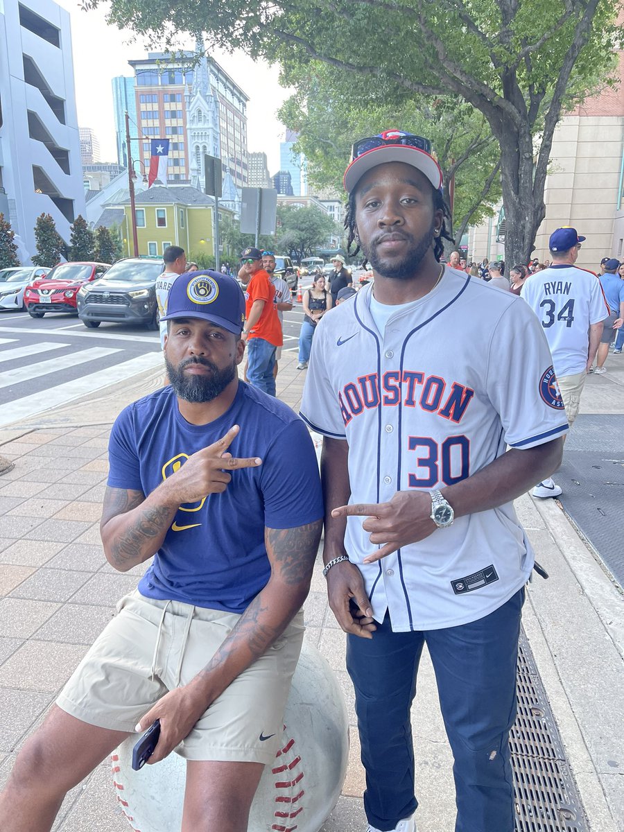 Met the 🐐 yesterday