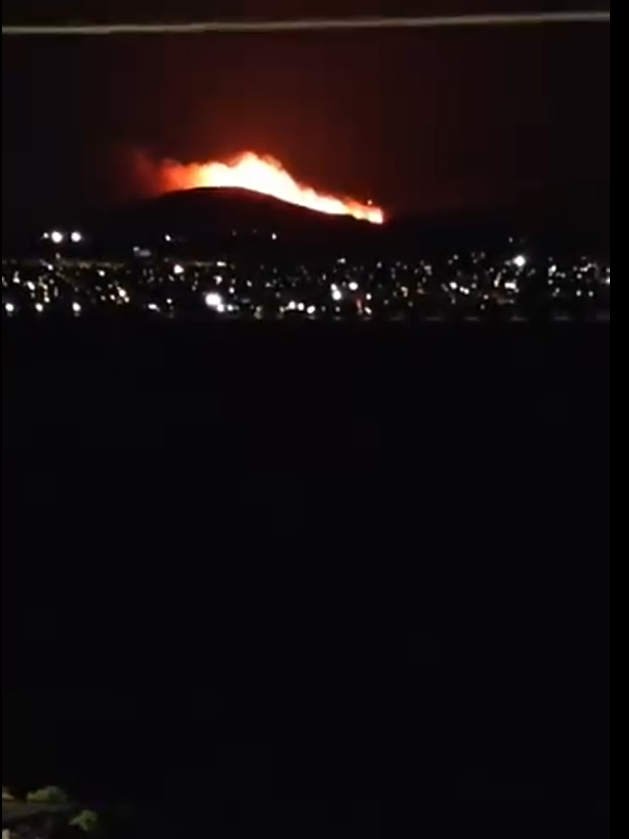 ΜΕΣΑ ΣΤΟ ΜΑΥΡΟ ΣΚΟΤΑΔΙ Η "ΚΛΙΜΑΤΙΚΗ ΑΛΛΑΓΗ" ΞΑΝΑΧΤΥΠΑ ΜΕ ΣΤΡΑΤΙΑ ΕΜΠΡΗΣΤΩΝ
Καινούρια #πυρκαγια
Κανδύλι, #Μέγαρα
φωτο 1 Σοφοκλης Σωτηριου
φωτο 2 Maria Dalla βγαλμένη από νέα Πέραμο 
φωτο Γιαννης κρ τραβηγμένη από Σαλαμίνα
#φωτια #φωτιες #πυρκαγιες