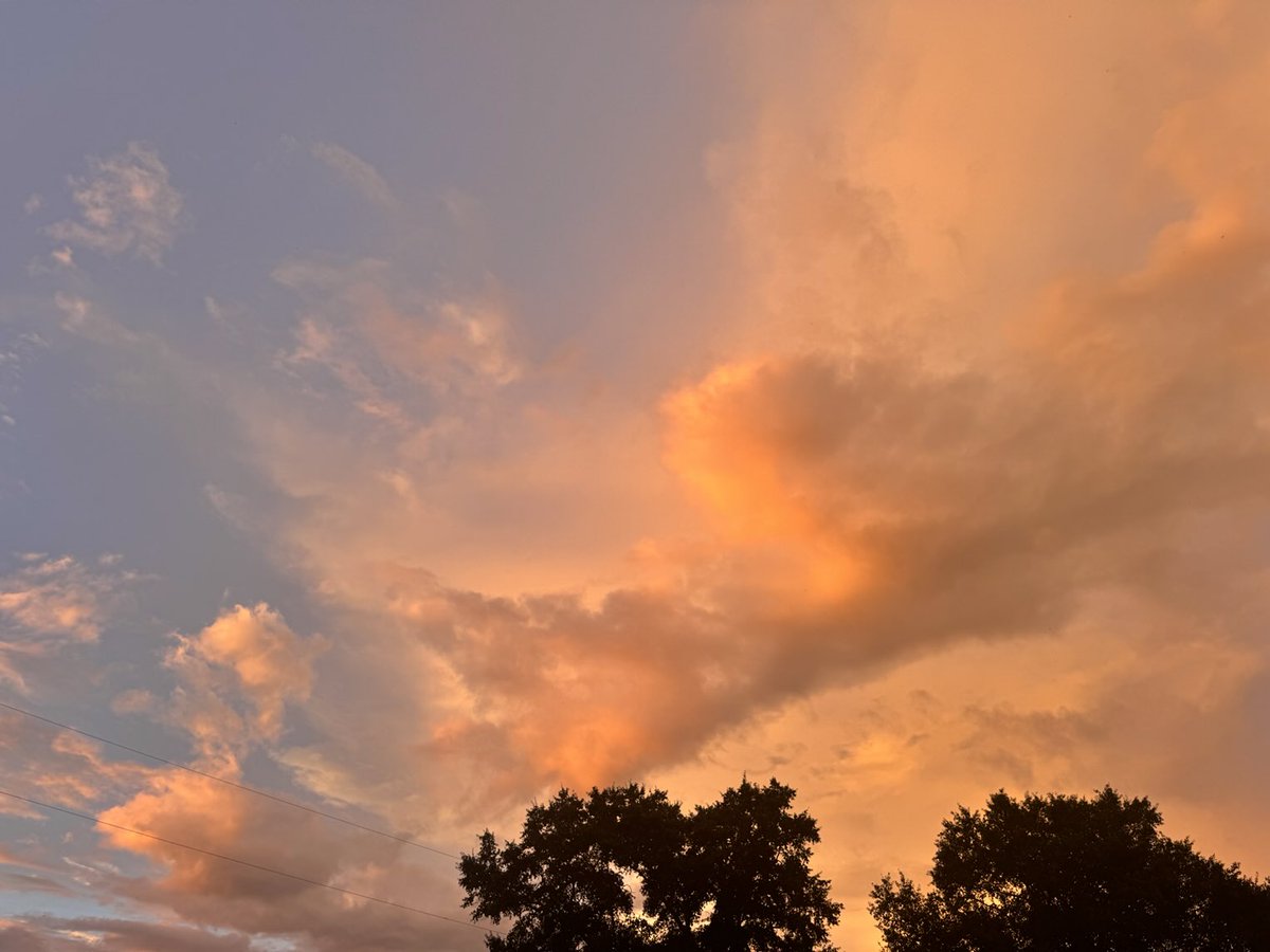 debbieg1695's tweet photo. @spann beautiful evening sky https://t.co/ccN8SSLoQQ