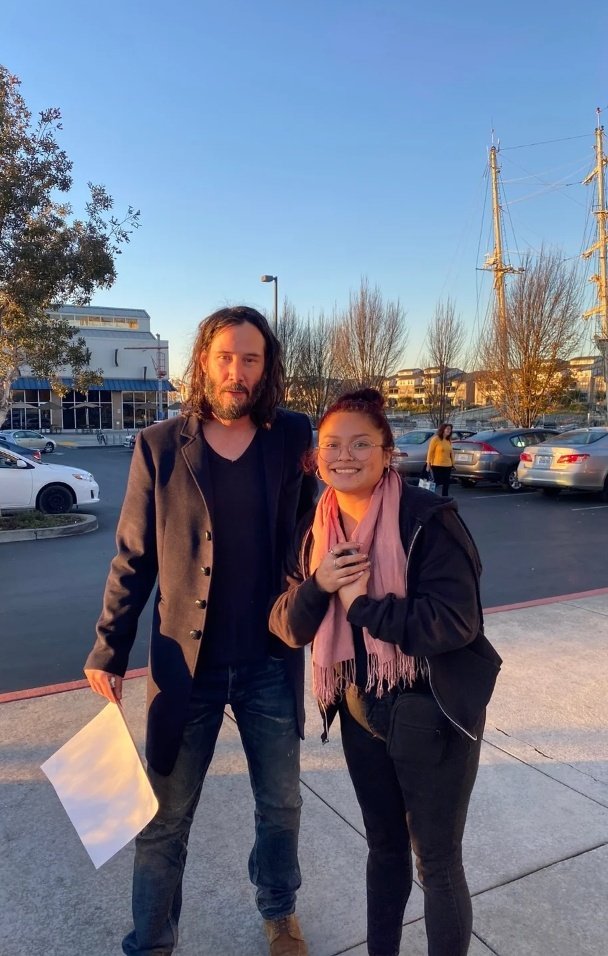Just had the most amazing encounter with one of my fans today! 🤩 She was beaming with excitement, and her energy was infectious! 💫 Moments like these remind me why I do what I do. Thank you for being part of this journey with me! 🙏