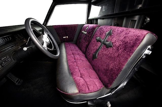 bab0oshk44's tweet photo. goth car decor https://t.co/0KBUVGMPCp