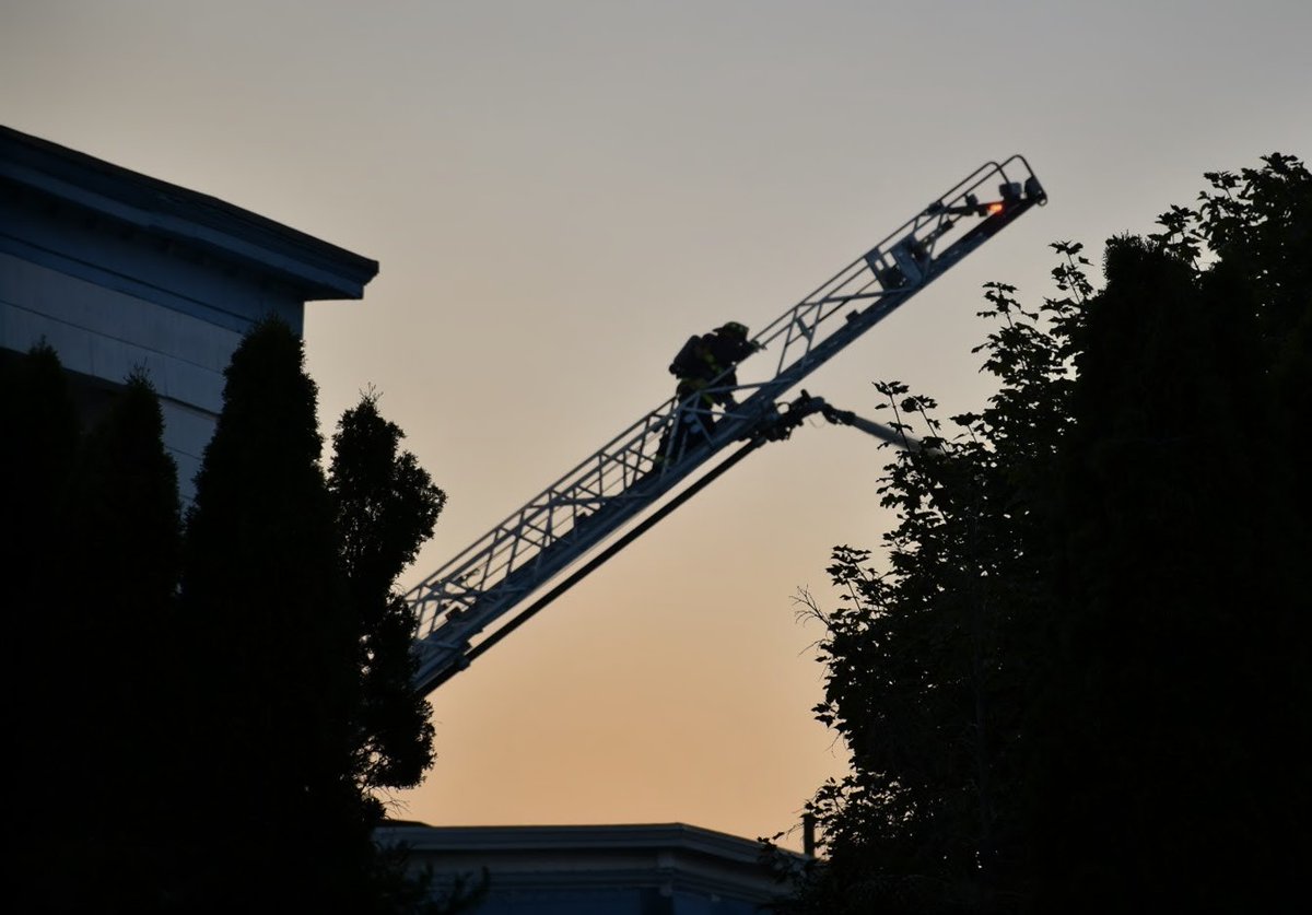 FyrPhoto_Ma's tweet image. Lawrence Mass 5th Alarm on Lowell St