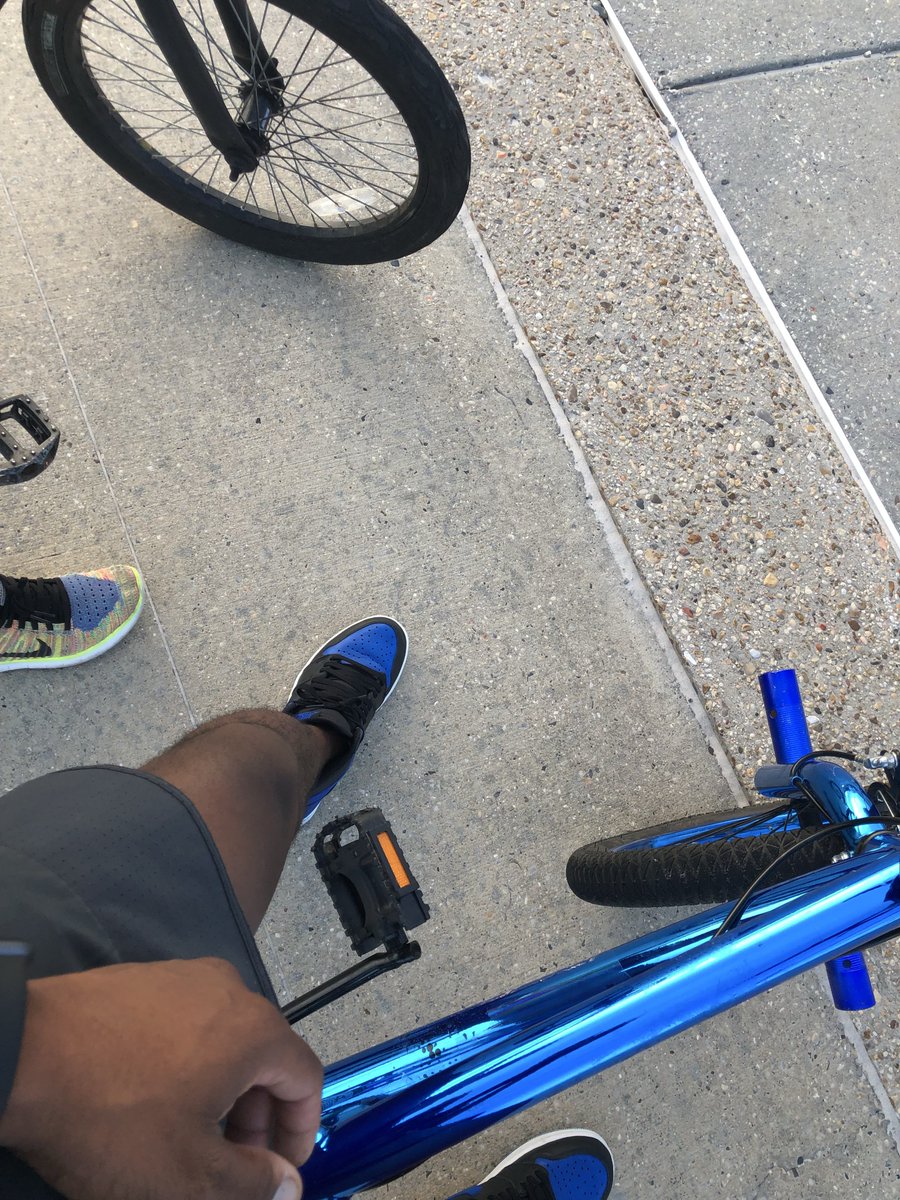 Genominal's tweet photo. @NigelSylvester yooooo halp! I NEED THESE 🔥🔥 https://t.co/j2cuTDnEru