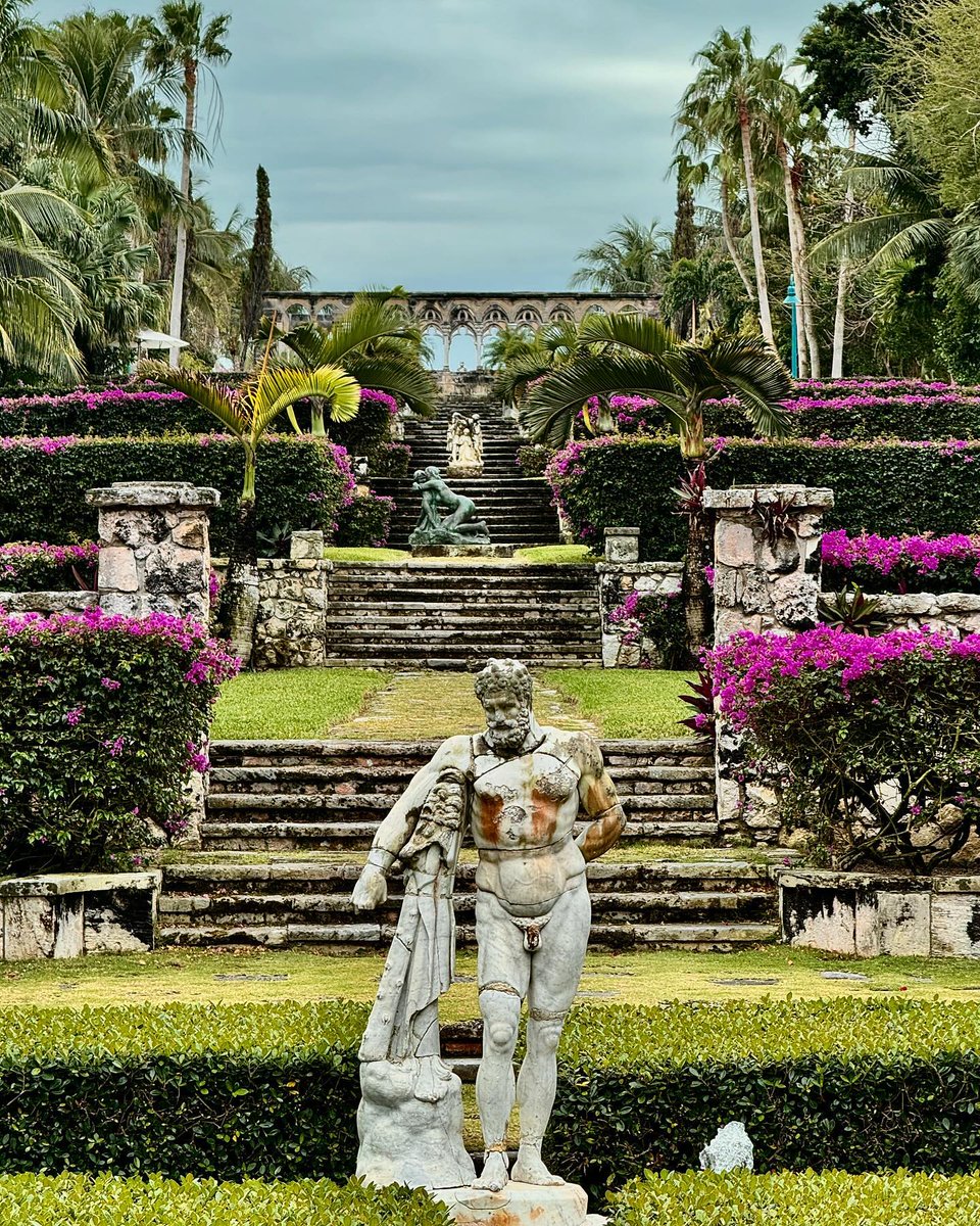 A-list treatment and Michelin-star dining? Say less.

This isn't just a resort; it's a playground for the world's most discerning travellers. Every moment here is an iconic one. 

Start planning your dream getaway to <a href="/FSOceanClub/">The Ocean Club, A Four Seasons Resort, Bahamas</a> here: bit.ly/4kTwOrk

📷 IG: kiraamaa