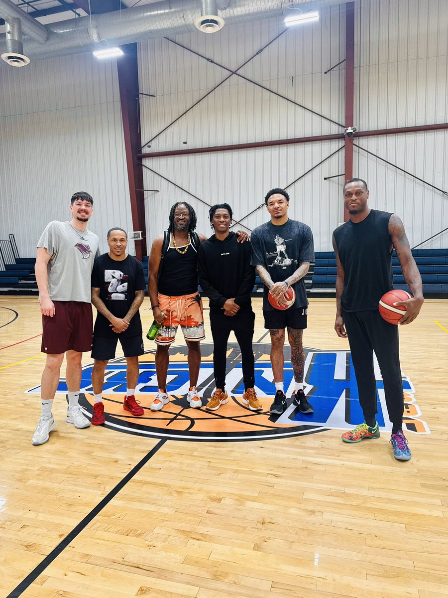 Las Vegas Knicks tweet media