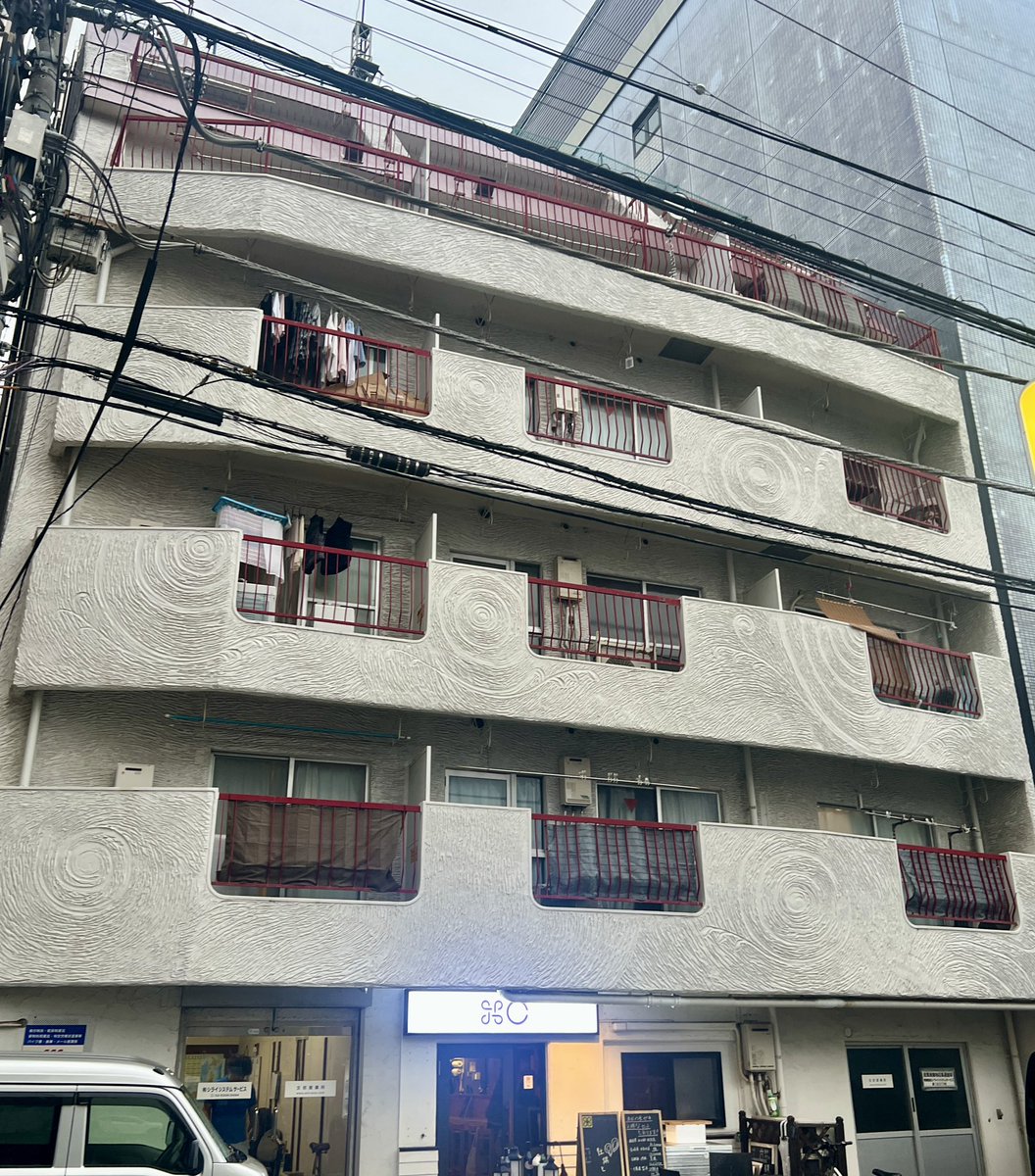 ゴッホにインスパイアされたマンション