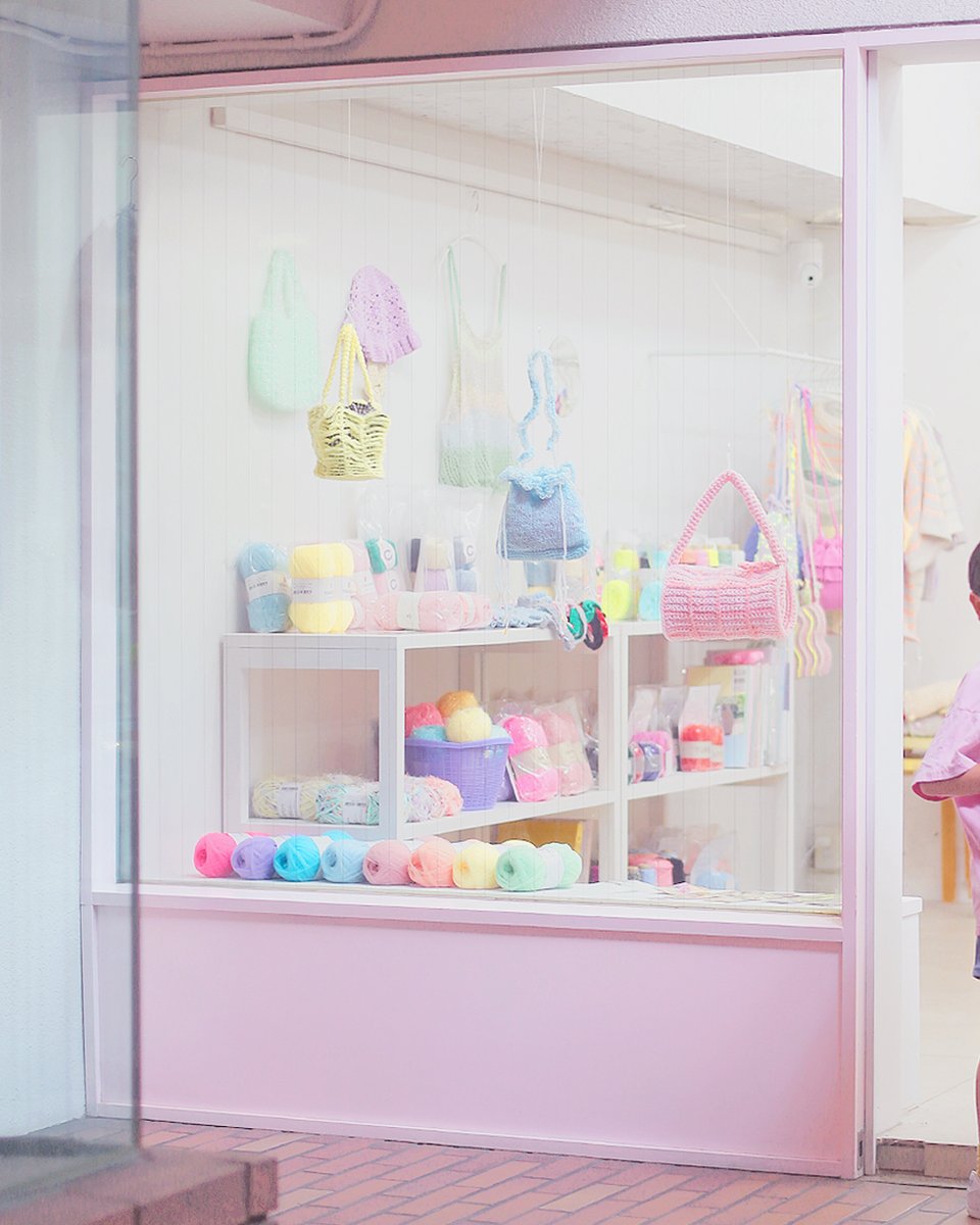 ほんじつ11:00-17:00🍫👡
ランチタイム休憩 13:30-14:30 🍙

ほんじつより
韓国、仁川にある
Knit Wit さんの
fairを開催いたします♡

カラフルポップな
アイテムが韓国のKnitWitさんより
もりもり届きました✈️

chocoshoeからも
新しいバッグのキットを作りました。

chocoshoe.net