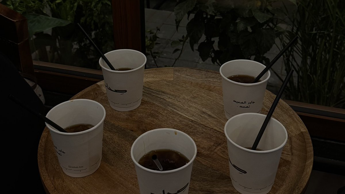 حفظتك سرّ ما يظهر على العالم ولا ينقال
زرعتك بين تنهيد الضلوع وبين غربالي

لك الله مال غيرك فالحنايا والضمير ظلال
أقرب من قريب الخلق وأقرب لي من ظلالي