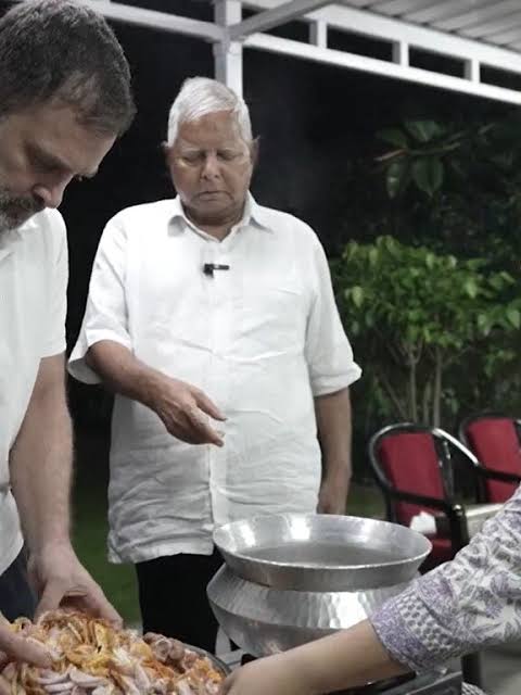 nott_ryuk's tweet photo. @RahulGandhi shravan me mutton khate hai aur kutto se to inhe hamesa hamdardi rahti hai ye kha ka double standard https://t.co/6Ix6KPtnNp