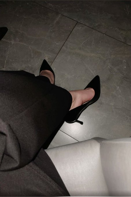 GirlsLarissa's tweet photo. Good NIGHT to those who always engage with my posts and says it back 🥰 https://t.co/9lQhedbPsm
