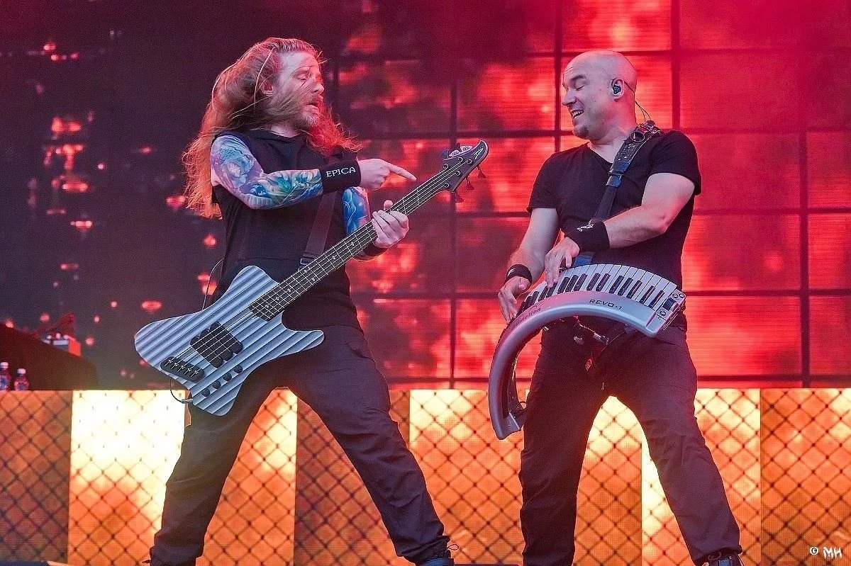 EpicaFanpageArg's tweet photo. Epica - Metal Fest - República Checa 2025
#epica #epicalive #aspiral #simonesimons #robvanderloo #coenjanssen #epicafanpageargentina 📷 by Martin Hanáček https://t.co/ZDjHdVoKOC