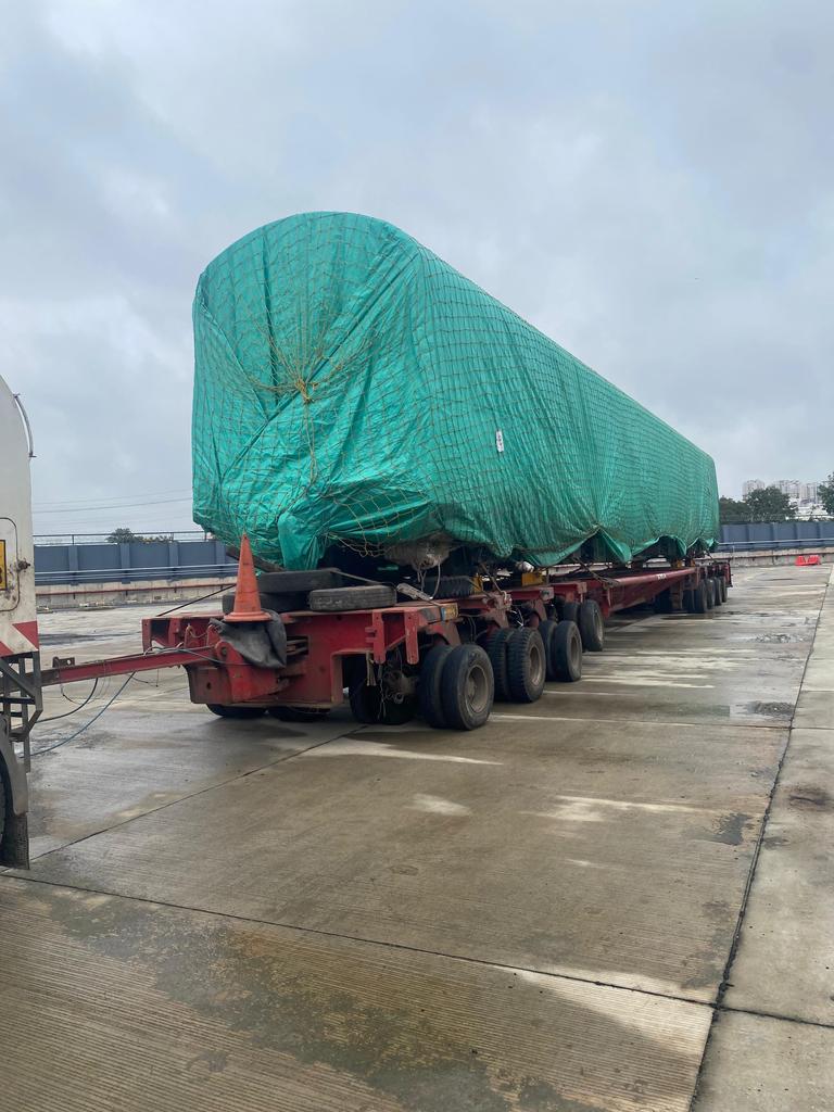 ever_pessimist's tweet image. Three coaches of the 4th trainset for #BengaluruMetro #YellowLine reached the Hebbagodi depot this morning.
3 more coaches are expected tonight.
The 4th trainset will undergo testing on the mainline at night before its induction into passenger service in early Sept.
@WF_Watcher