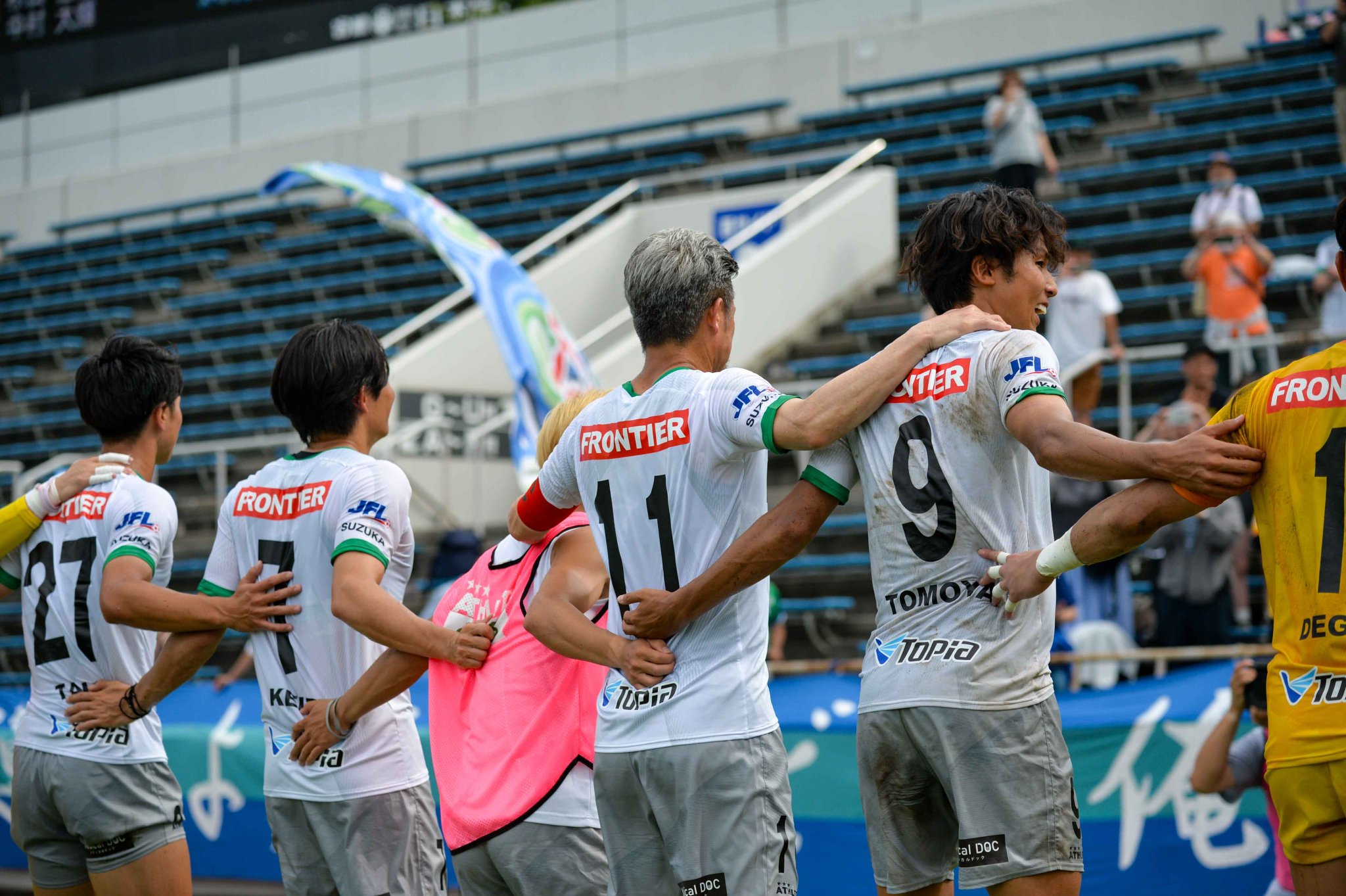 新品未使用 横浜FC カズ ユニフォーム たねまる アトレチコ鈴鹿 ATHLETA アトレチコ鈴鹿ユニフォーム О - メルカリ