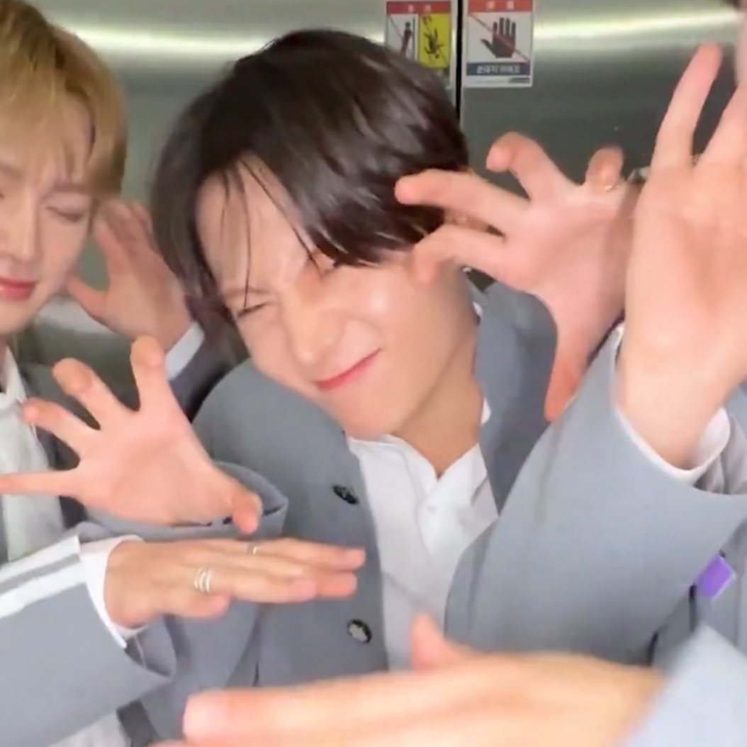 BBi_BBi_BBi_1's tweet image. 코찡긋 상원이가 너무너무 귀엽다는거야…🧎‍♀️