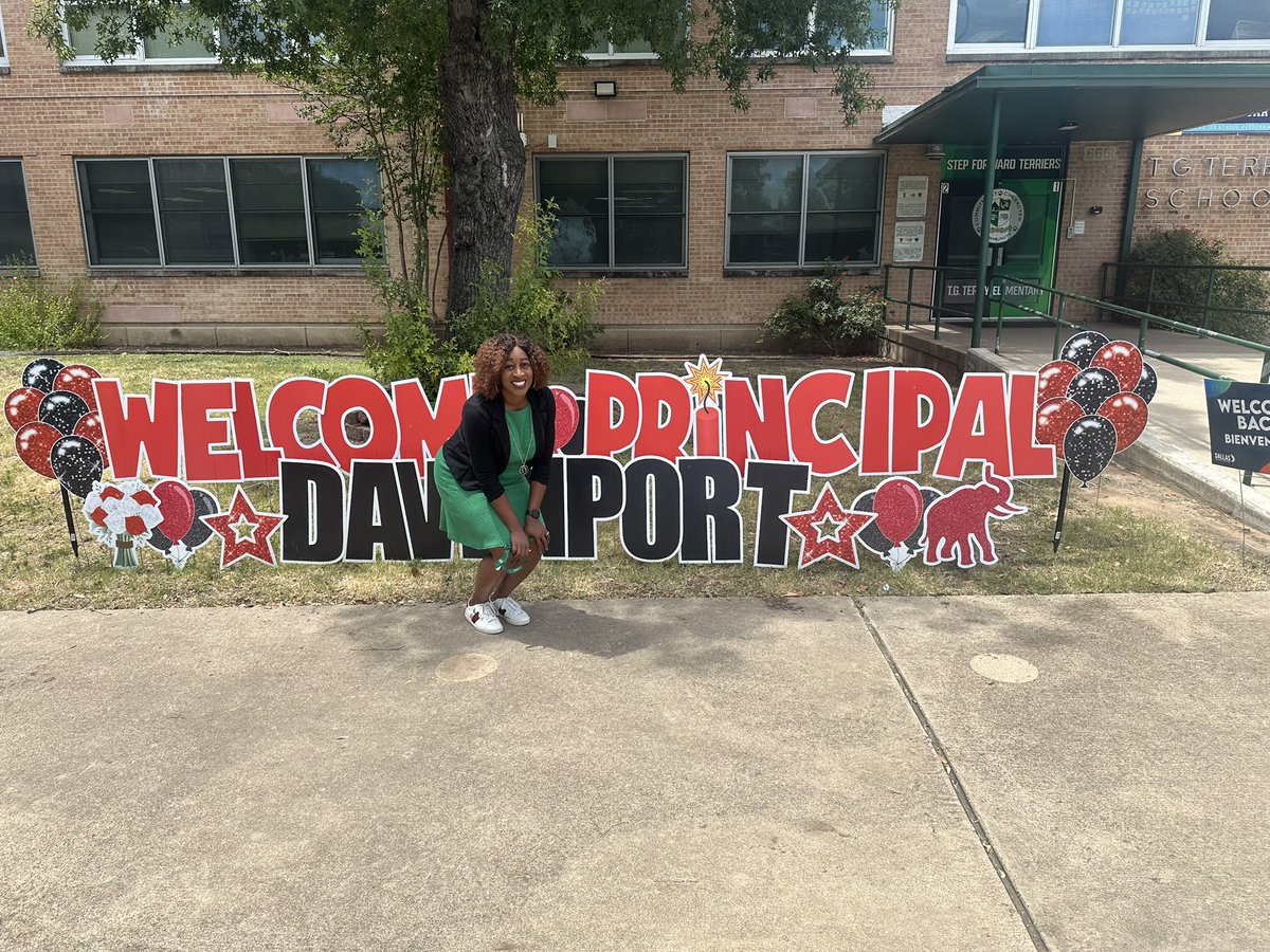 AADavenport14's tweet photo. Year 15!!!! Teaching and Learning on Day 1 while creating the first day experience at T.G. Terry!!! We had a great day! #firstyearprincipal #firstdayofschool #Region3 https://t.co/ws3D8CV4JC