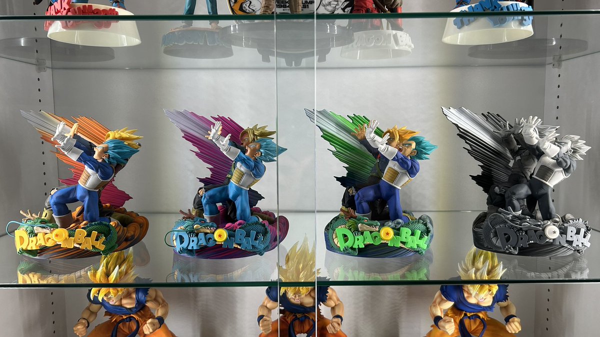 HaloWaloZ's tweet image. SMSDベジータの04カラーをやっと購入、コンプできました🥹
モノクロめちゃくちゃ良いですねー、造形が際立つ😆　
悟空は追々。。なんで急に04カラーあんな高騰したんですかね、数ヶ月で一気に10万以上値上げして参ってます💦
#ドラゴンボール #SMSD #フィギュア
