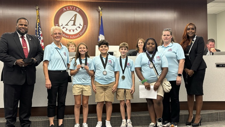 Our Sea Perch team who went to Nationals over the summer received medals and were recognized by our Board of Trustees.  Congratulations team and coaches!! 🎖️ ☀️