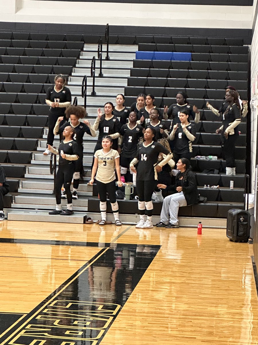 Season opener for <a href="/CyParkVB/">Cypress Park Volleyball</a> ended with a PROGRAM SWEEP!!!🧹
Congrats to all 4 teams!!! #RiseUp #GoldBlooded <a href="/CyParkAthletics/">Cy Park Athletics</a>