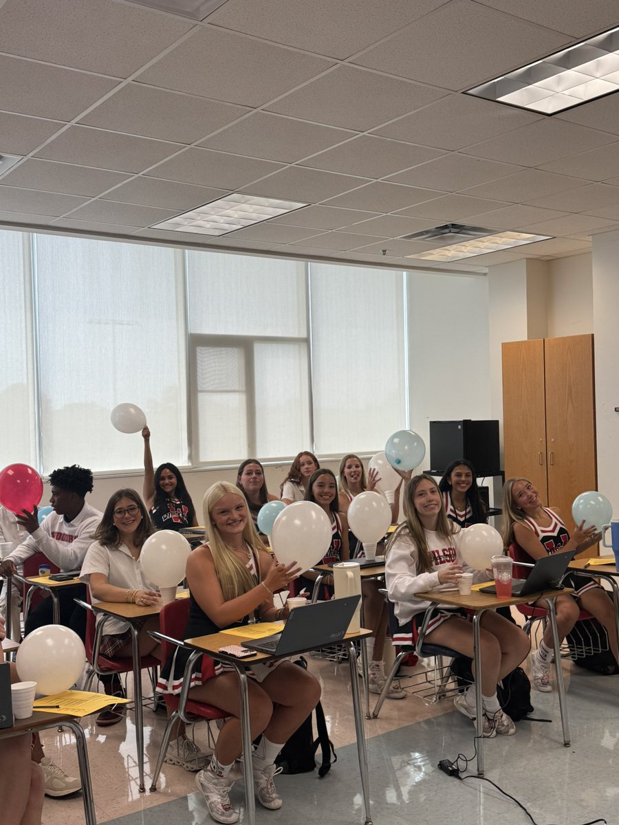 MsGivens_2010's tweet photo. Instruction starts on the 1st day of school in Social Studies and LOTE classes at Woodrow! #onebandonesound #wwhs #wildcats https://t.co/MJL1qao5eZ
