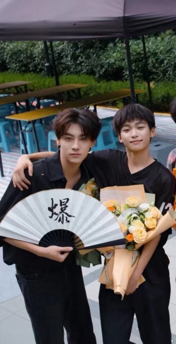 爆 - ระเบิด (โด่งดัง)
ดังมาก..จนวนกลับมาเจอกันไม่ได้อีกเลย
#RevengedLove 
#ศัตรูหัวใจคือแฟนใหม่ผมเอง