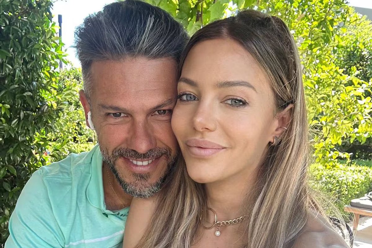 eeemiliano's tweet photo. Se fue Mercurio retrógrado pero quedaron todas estas separaciones que contaron en #LAM 

💔 Fito Páez y Eugenia Kolodziej
💔 Mica Tinelli y Licha López 
💔 Evangelina Anderson y Martín Demichelis https://t.co/NxbuiVCcE6