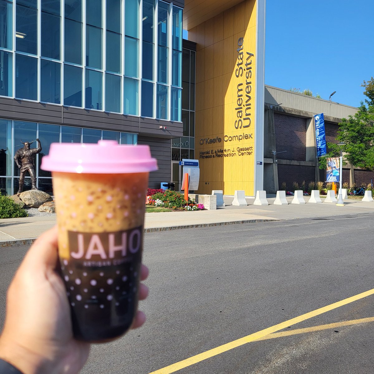 Kicked my Monday off with a Coconut Brûlée Cold Brew from <a href="/jahocoffee/">Jaho.com</a> in Salem before the MGB Emergency Care Summit
<a href="/ATCoffeeCrew/">AT Coffee Crew</a>