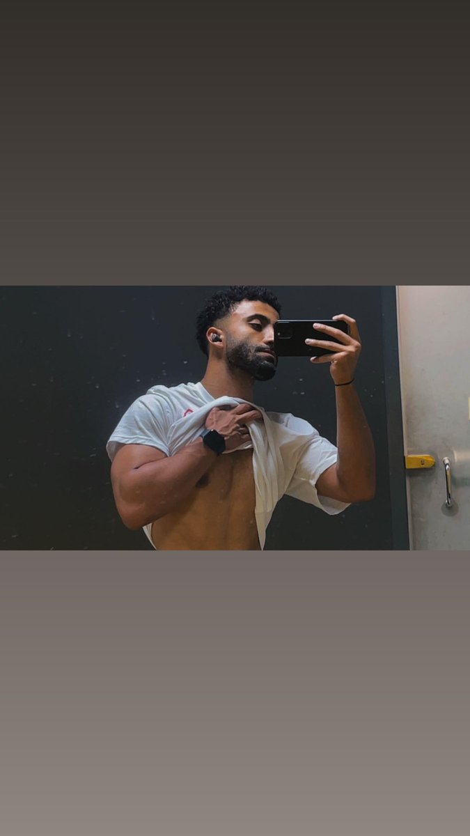 Tlou222's tweet photo. Back day vibes https://t.co/e5biqRT57P