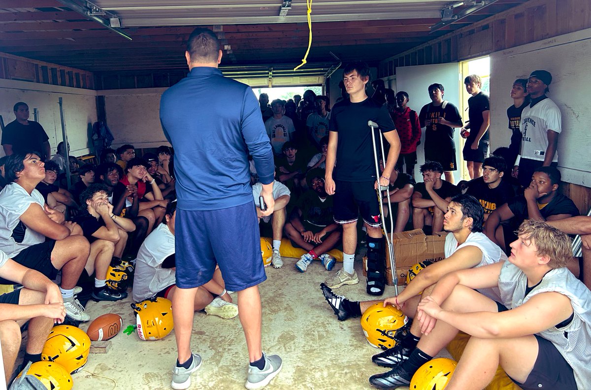 St. Laurence Football (@stlvikingfb) on Twitter photo BIG THANK YOU to Eric Kussin for battling the elements and being our Guest Speaker today!
We enjoyed the opportunity to listen to your story, and we appreciate you taking time out of your schedule to visit us! <a href="/TCU_Foundation/">Thomas C. Urso Memorial Foundation</a>
#GoVikings ⚔️🟡⚫️ BIG THANK YOU to Eric Kussin for battling the elements and being our Guest Speaker today!
We enjoyed the opportunity to listen to your story, and we appreciate you taking time out of your schedule to visit us! <a href="/TCU_Foundation/">Thomas C. Urso Memorial Foundation</a>
#GoVikings ⚔️🟡⚫️