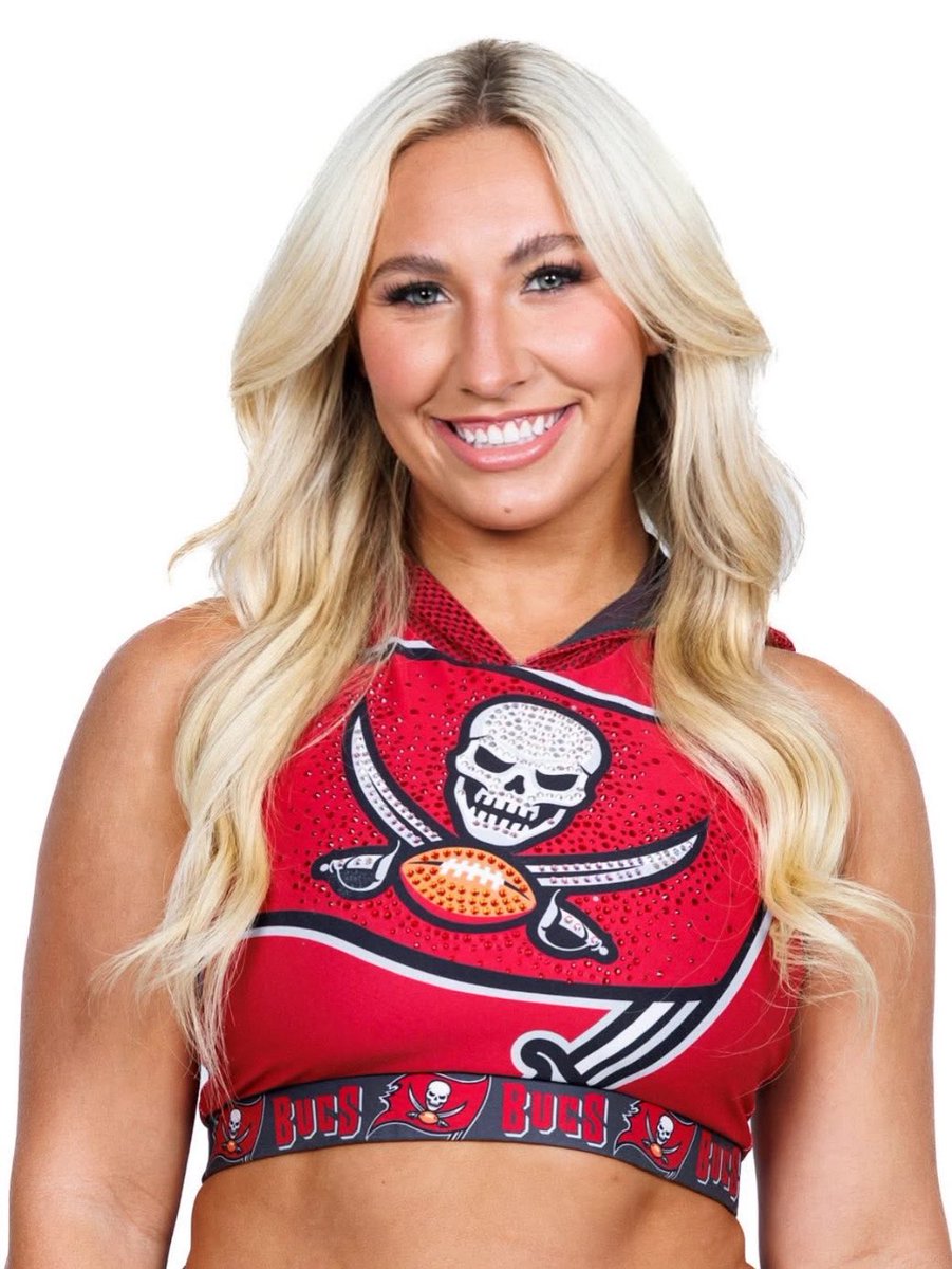 cheer_erie's tweet image. HISTORY MAKER! Erie Cheer Alumni Izzy Hageman made the Tampa Bay Buccaneers Cheer Team, and is the FIRST all girl base in the NFL. We could not be more proud. 🧡❤️ @ErieHSAthletics @ErieHighSchool