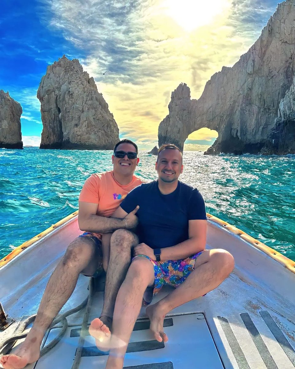 DiverCityMx's tweet photo. ¿Y si dejamos de ser solo "más que amigos" y emprendemos juntos esta aventura? 🌊💙
Un paseo en barco, sol, risas y ese roce que sabe a promesa…
¿Te animas a navegar conmigo? 🚤😉
#AtracciónQueConquista #ViajeDeDos #AmorEnElMar #Escapa... https://t.co/L0WhobLnB7 https://t.co/PhNXsvNYwc