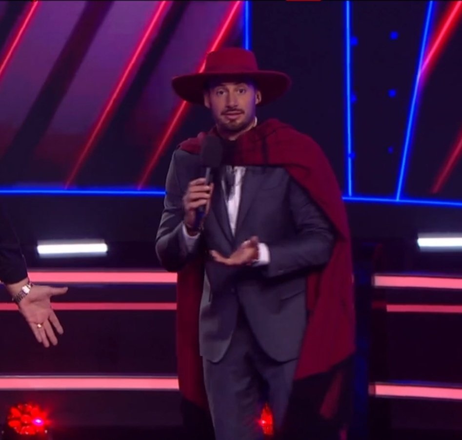 maii_lasserre's tweet image. Yo cuando mi mamá me dice que ordene mi habitación y ya estaba ordenada:
#Reactlavoz #LaVozArgentina