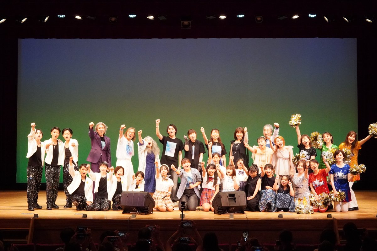 【テアトルステージ2025 in SENDAI】
3日間の公演終了しました！

盛りだくさんのステージ、みなさんお疲れ様でした！

写真はミュージカル「さらっていってよピーターパン」と最終日のパフォーマンスステージ！

全公演で集合写真を撮りたかったー😅

#テアトルアカデミー仙台
#テアトルステージ2025