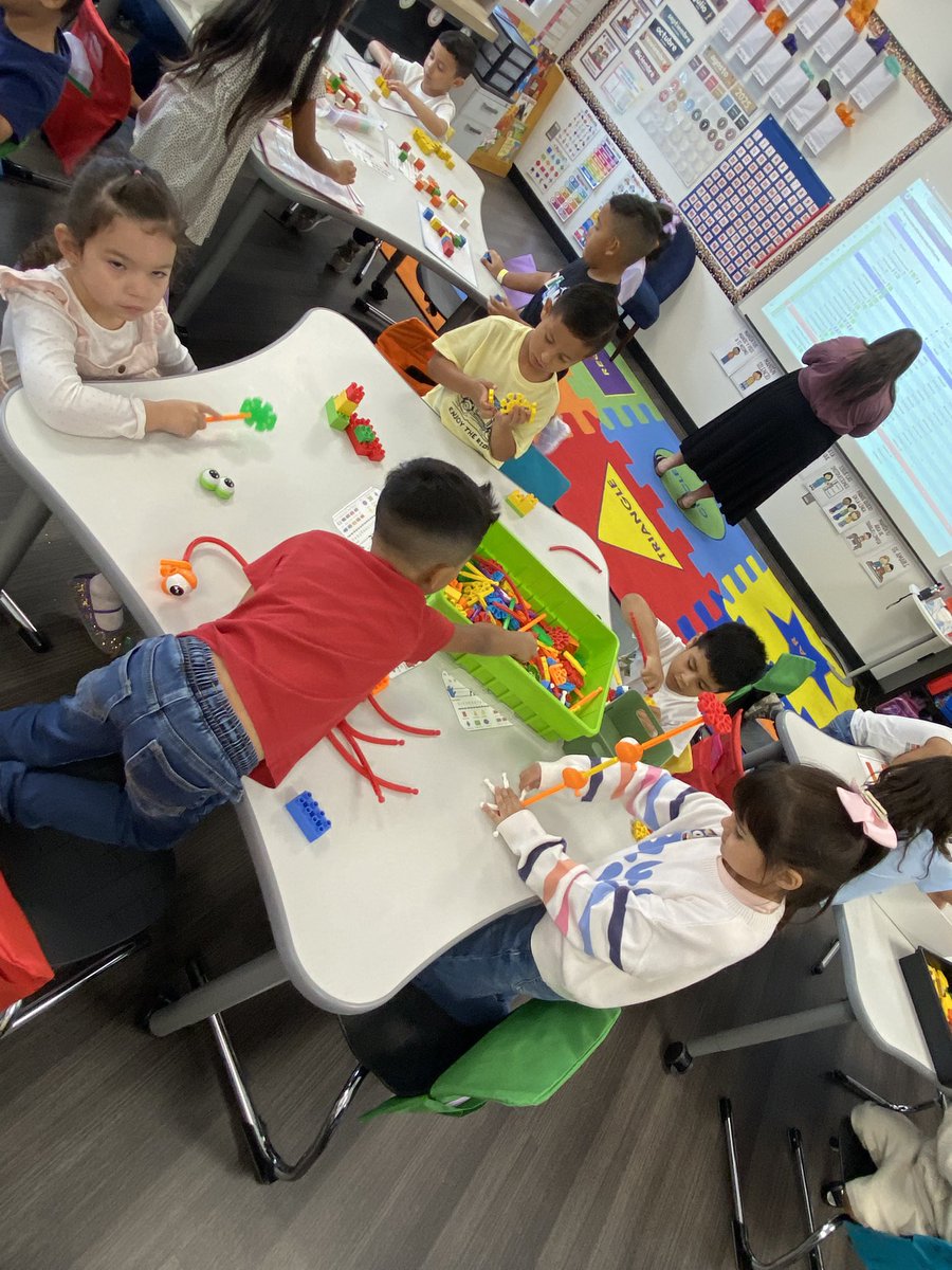 velasco1ttu's tweet photo. What a great FIRST day!! I’m sure these sweet kinders @NorthrichBears are going to sleep well and be ready to conquer day  2✌️tomorrow! Keep an eye on this kinder team, we’re going to do greatness this year. 🤩🥰 #RISDDreamBig  #NREoneteamonedream #proud2beNRE #RISDfirstday https://t.co/bjRsHxtAZx