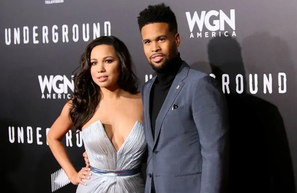 FearedBuck's tweet image. Actress Jurnee Smollett’s ex Josiah Bell got nearly $1M in their 2021 divorce and $7K/month support since 2019. 

Now, under California community property law, he’s seeking half of her retirement funds earned during their 2010–2019 marriage, including her 401(k) and SAG pension.
