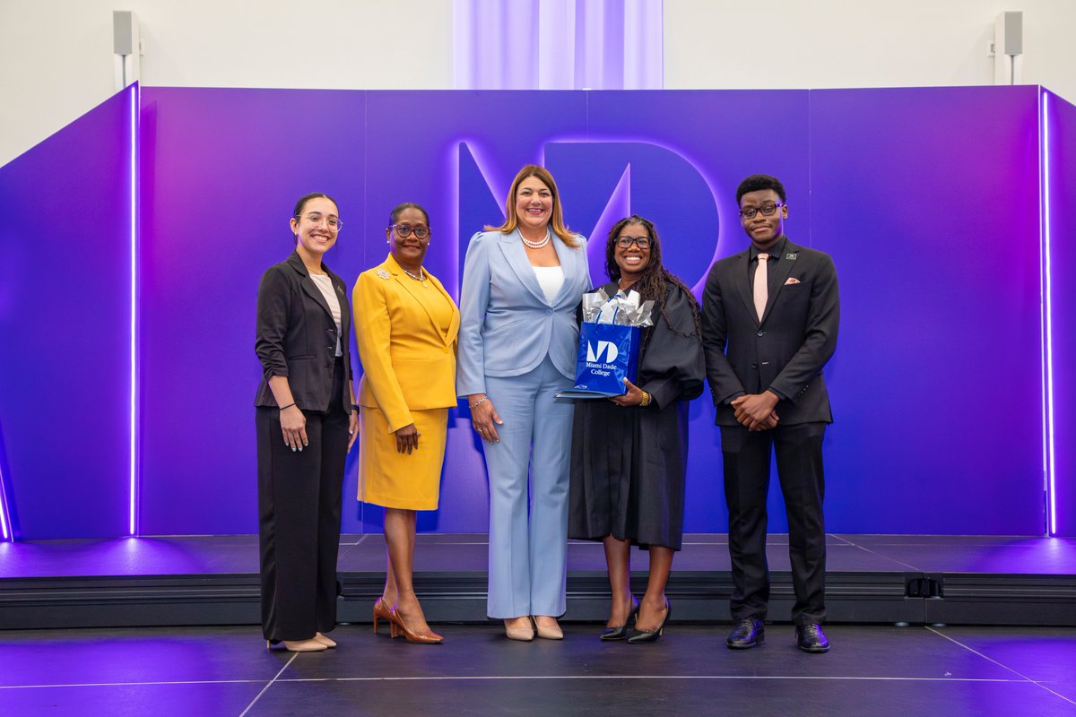 mdcpresident's tweet photo. Today we welcomed our newest cohort of Rising Scholars to MDC! 💙This program empowers students to excel both in and out of the classroom—offering academic support and co-curricular opportunities that enrich their college journey and prepare them for success beyond MDC.🚀 #BeMDC https://t.co/vqgxdtlAPV