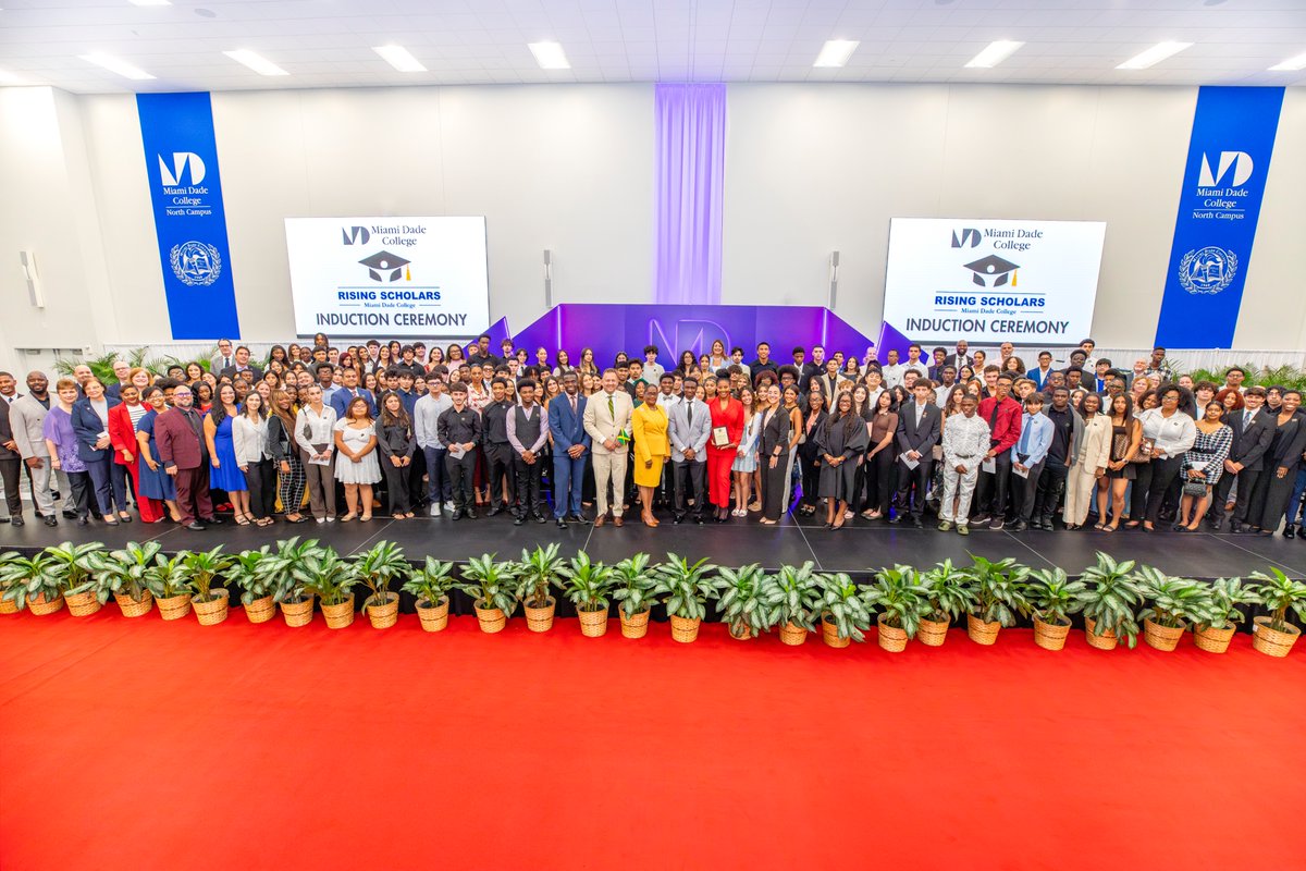 mdcpresident's tweet photo. Today we welcomed our newest cohort of Rising Scholars to MDC! 💙This program empowers students to excel both in and out of the classroom—offering academic support and co-curricular opportunities that enrich their college journey and prepare them for success beyond MDC.🚀 #BeMDC https://t.co/vqgxdtlAPV