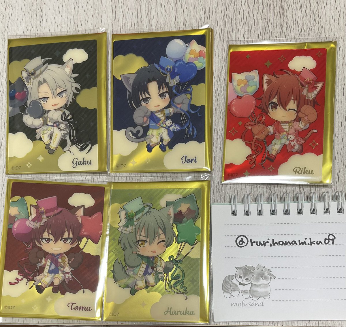 rurihanamiku09's tweet photo. 【交換】アイドリッシュセブン アイナナ  ナンジャ

★クリアカード
譲 陸(箔) 一織 楽 悠 トウマ
求 百 天
★缶バッジ
譲  壮五 一織 陸
求  天＞千
★C賞
譲 環 ナギ
求 百 天

11時代アニカフェにおります
店内での交換最優先
以降13時代14時頃までサンシャイン付近 https://t.co/imfCmS8c20