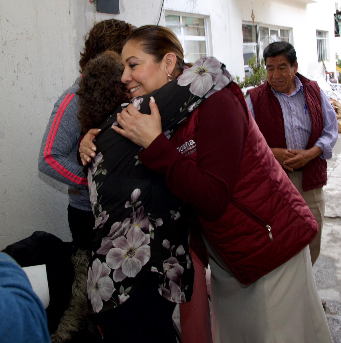 artemisa_laura's tweet photo. 🤝 Cuando pueblo y autoridad trabajan en unidad, la transformación es posible. Por eso como diputada tengo el compromiso de fortalecer tareas de gestión en beneficio de todos y todas.

Reconozco al gobernador @armentapuebla_ por impulsar acciones de beneficio social como el bacheo en La Loma y la rehabilitación del parque y sanitarios en la Colonia Santa María la Rivera.

#ServirYAmarAPuebla
#PorAmorAPuebla♥️
#PensarEnGrande 👏🏽